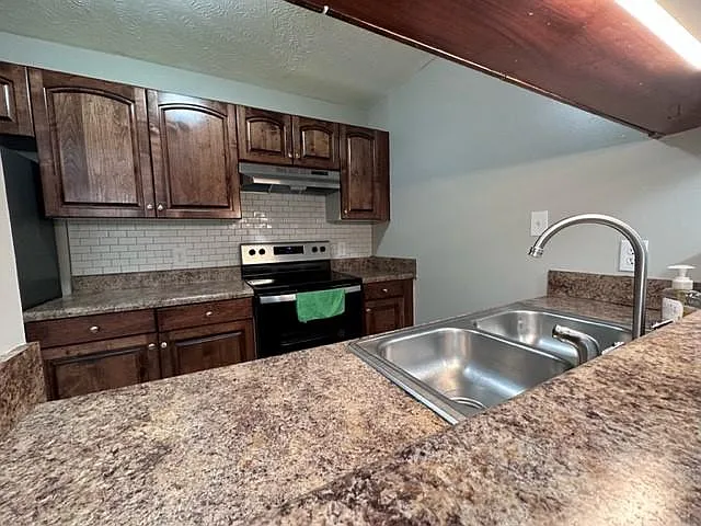 667 Bartons Landing Pl #1 — Photo 5