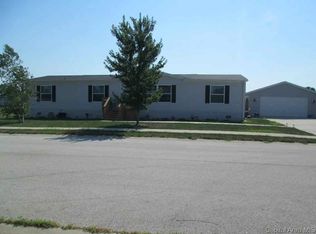 122 Sunwood Rd, Jacksonville, IL 62650