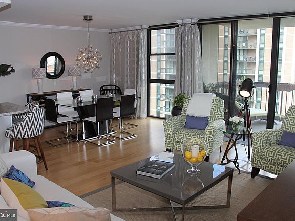3rd image of 1016 S Wayne St APT 708