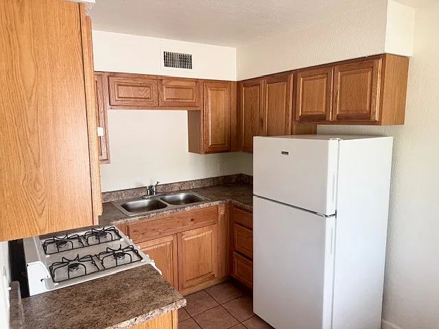 2 bed, 800 sqft, $1,195 — Photo 4