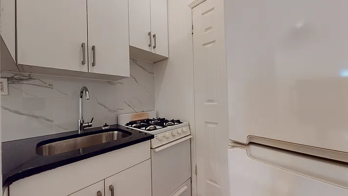 Rented by Bond New York | media 36