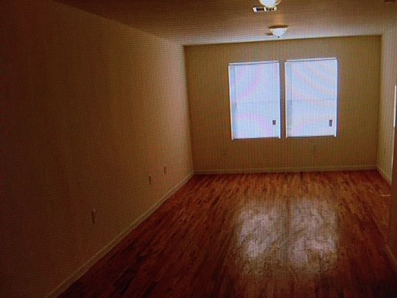 4th image of 242 Whiton St