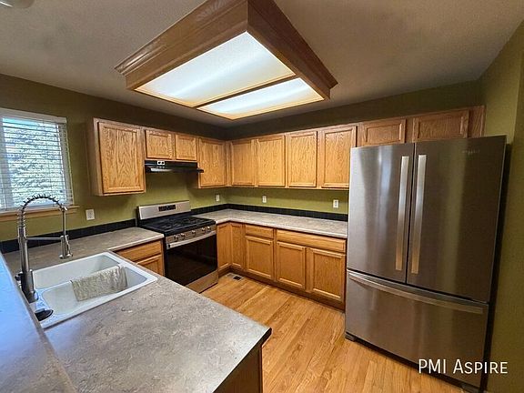 5th image of 10489 Taylor Ave