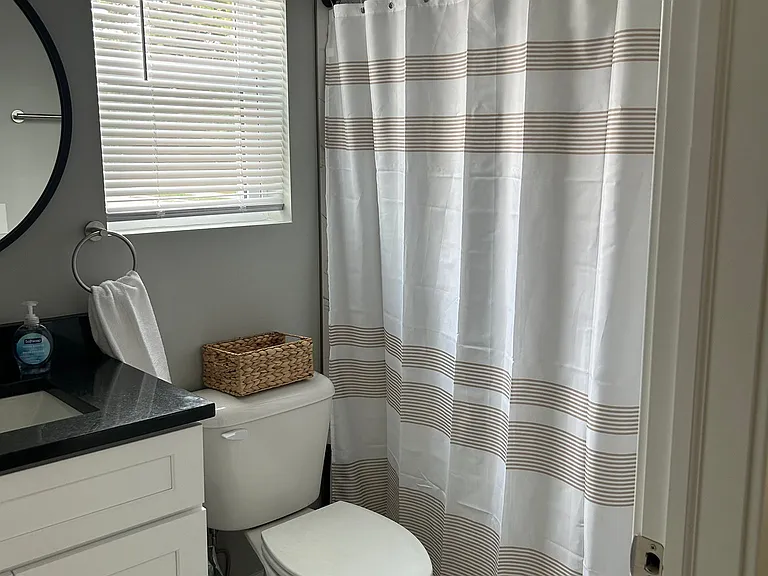 1046 Marlowe Ave #1 — Photo 8