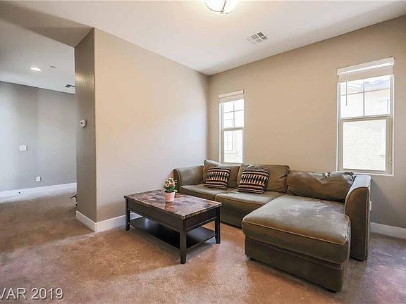 5th image of 1143 N Water St