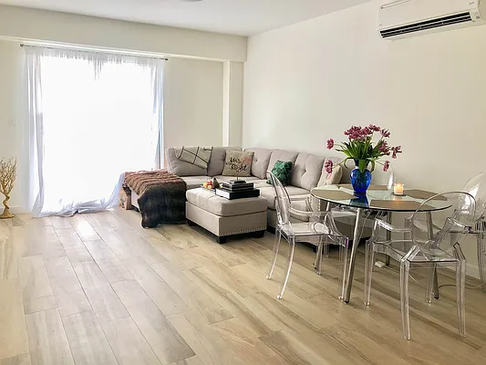 Rented by City Connections Realty | media 4