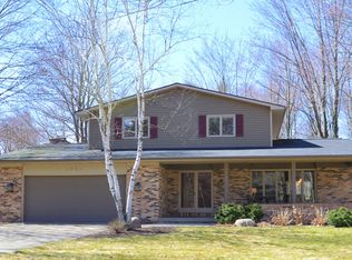 4605 Congress Dr, Midland, MI 48642