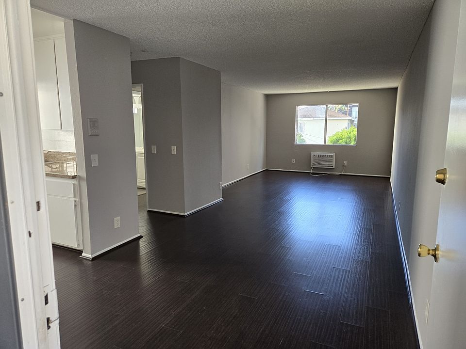 1st image of 5520 Fulcher Ave #116