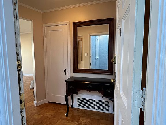 4th image of 1571 41st Ave