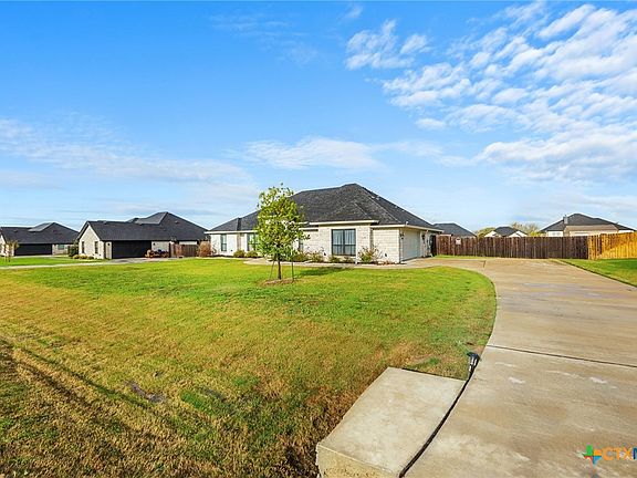 3rd image of 223 Sand Flat Ln