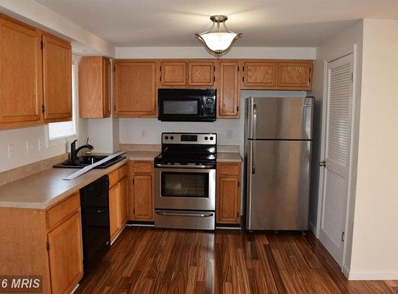 2nd image of 52 Belle Ct