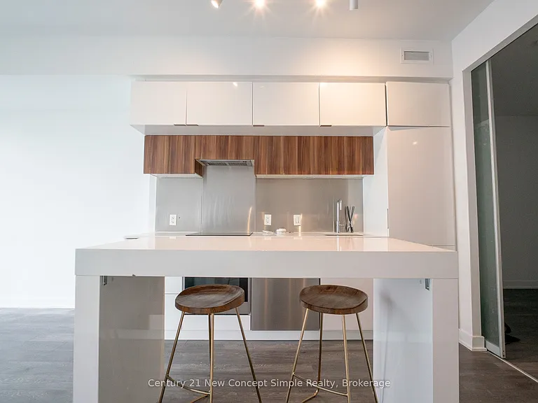 185 Roehampton Ave #2301 — Photo 9