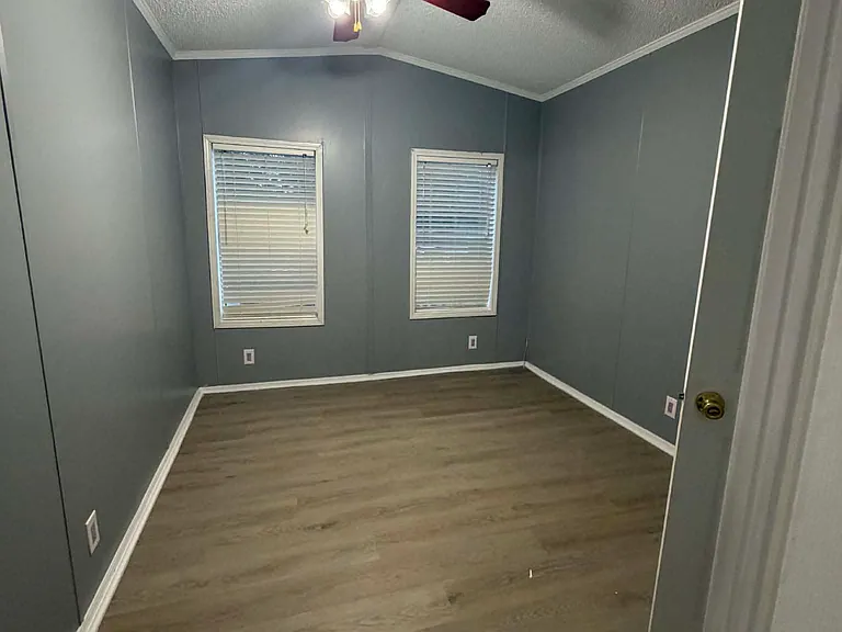 1520 Belmont Woods Dr — Photo 5