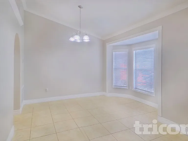 312 Colony Ct — Photo 5