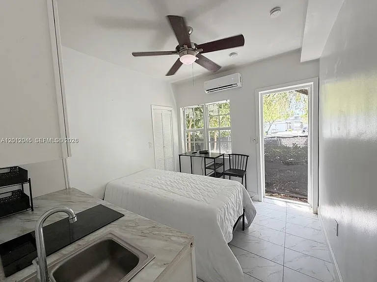 1455 Michigan Ave #6 — Photo 6