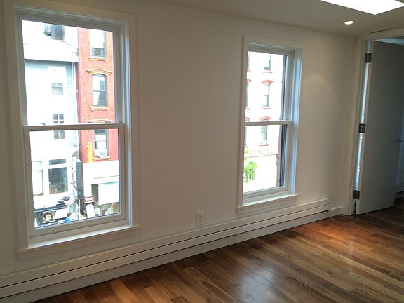 5th image of 210 Bedford Avenue