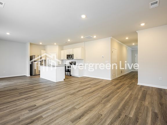 3rd image of 11 Leacock Dr