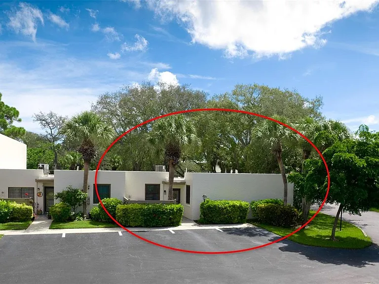401 Palm Tree Dr — Photo 15