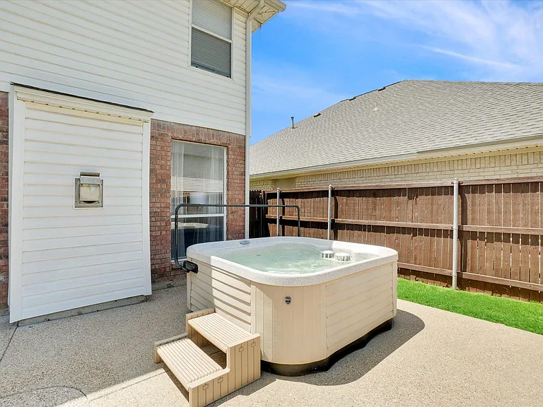 5832 Clear Creek Dr — Photo 45