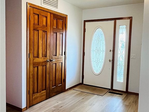 5th image of 33037 Pebble Brook Dr