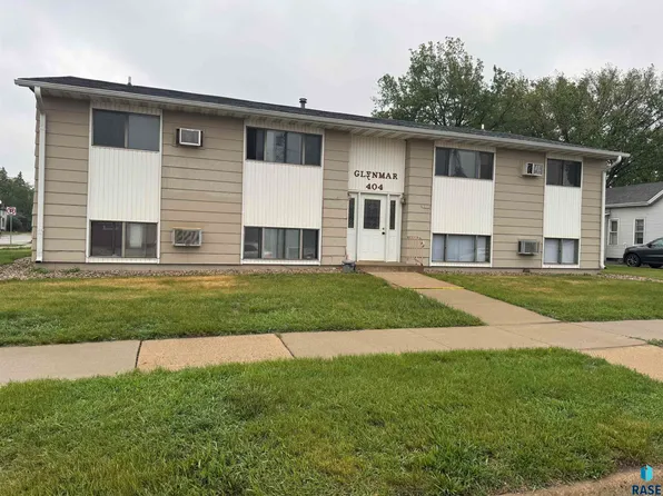 404 E 4th St, Canton, SD 57013