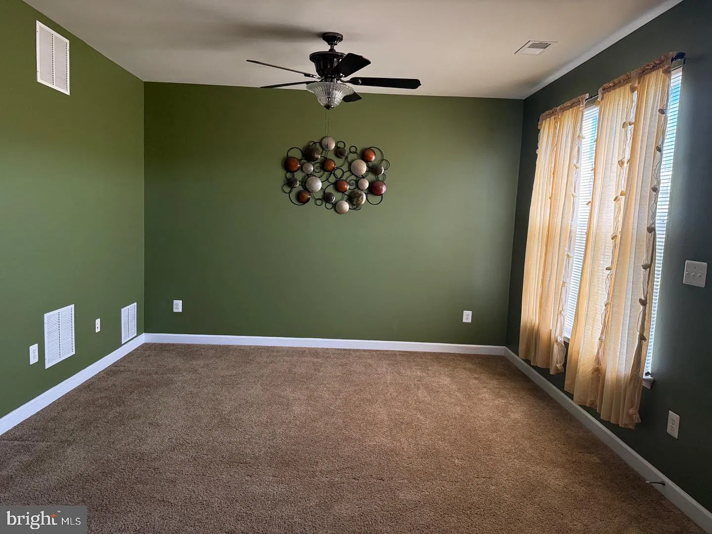 3 bed, 4.0 bath, 1896 sqft, $3,500 — Photo 3
