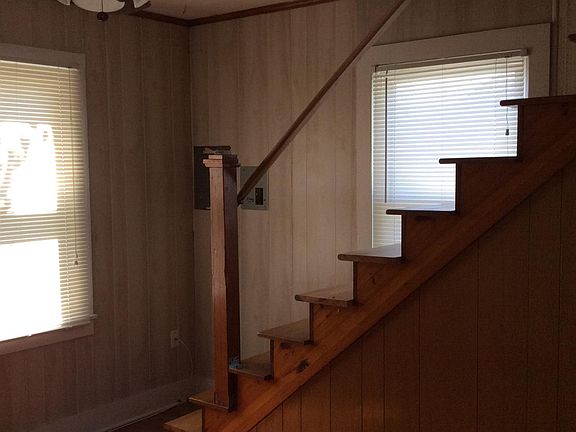 5th image of 203 Wilton Ave