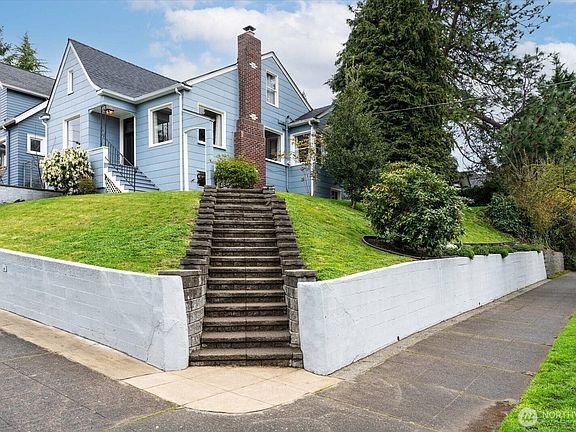 3rd image of 5702 32nd Avenue NW
