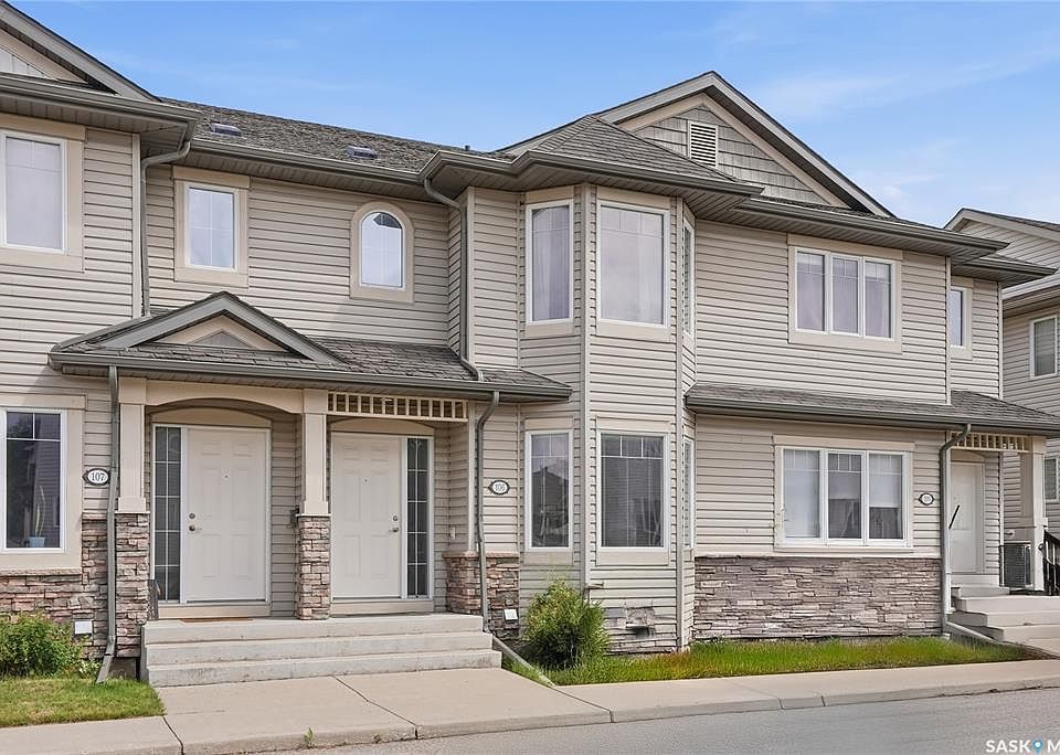 1st image of UNIT 106-415 Lynd CRESCENT
