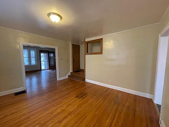 5th image of 182 E Lakeview Ave