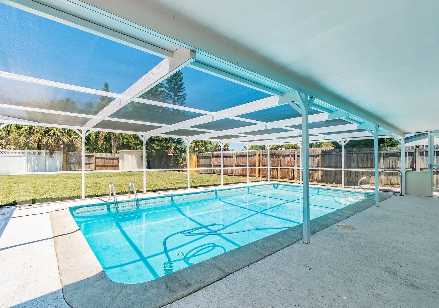 Beautiful POOL home with a large back yard.. 3/1.5 1360 Sq. Ft. with updated kitchen & bathrooms!! — Photo 1