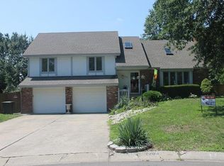 1204 NW Oak Leaf Ct, Blue Springs, MO 64015