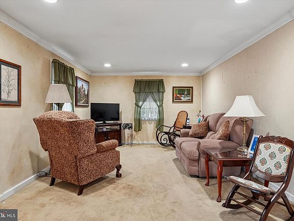 2nd image of 23 Norwyn Rd