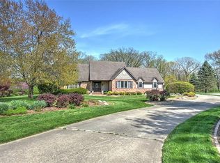 10 Tall Oaks Ln, Decatur, IL 62521