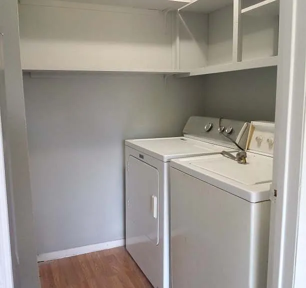 307 E South Boundary St #8 — Photo 4