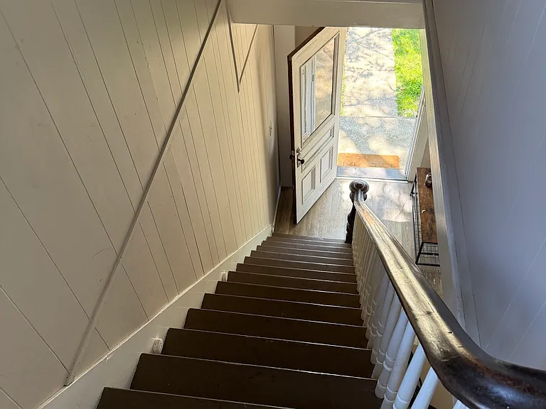 222 N Cherry St — Photo 3