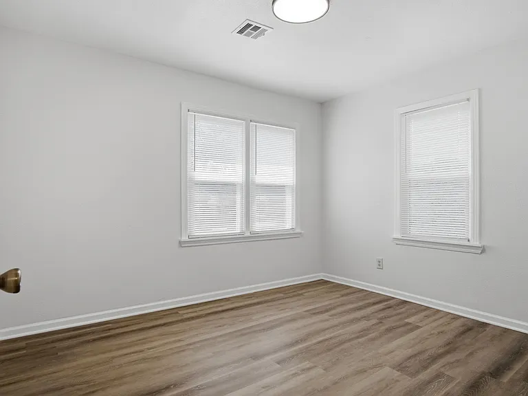 1237 Staton Dr — Photo 15