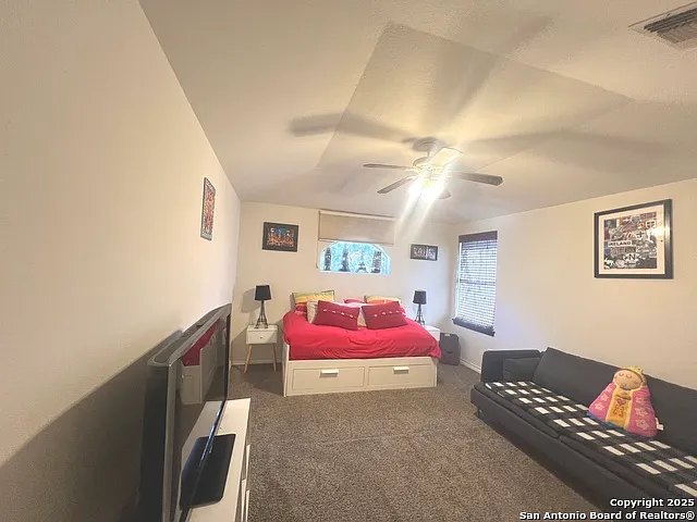 610 Renoir — Photo 13