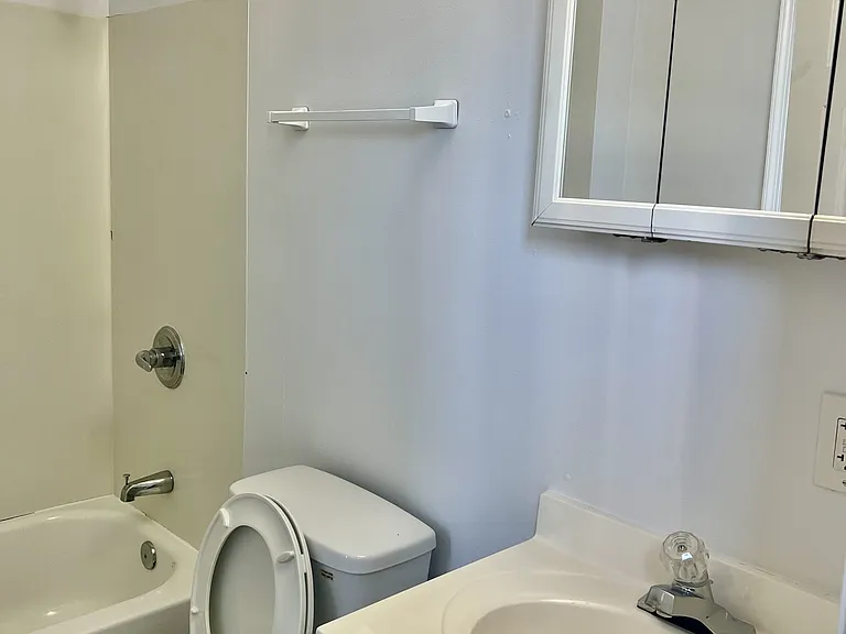 2436 E Fayette St #- — Photo 7
