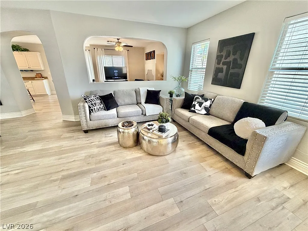 4 bed, 2.5 bath, 2119 sqft, $3,495 — Photo 3