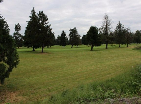 5th image of 187 Bobby Jones Ave