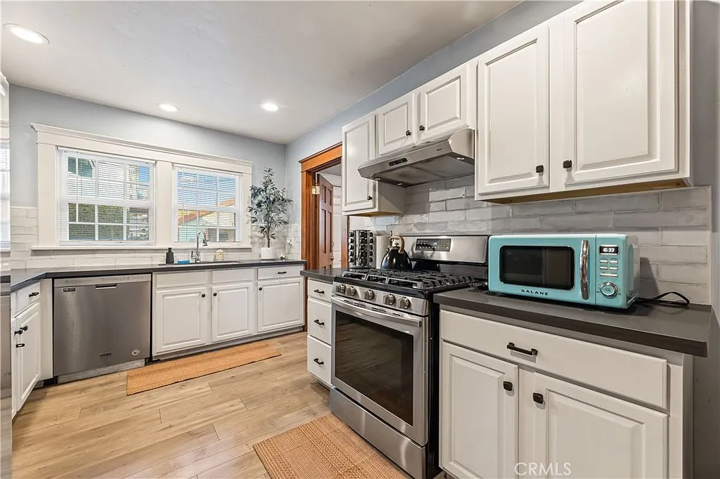 4 bed, 1530 sqft, $6,495 — Photo 3