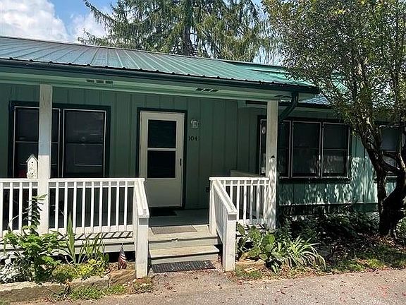 2nd image of 104 Mississippi Ave #104