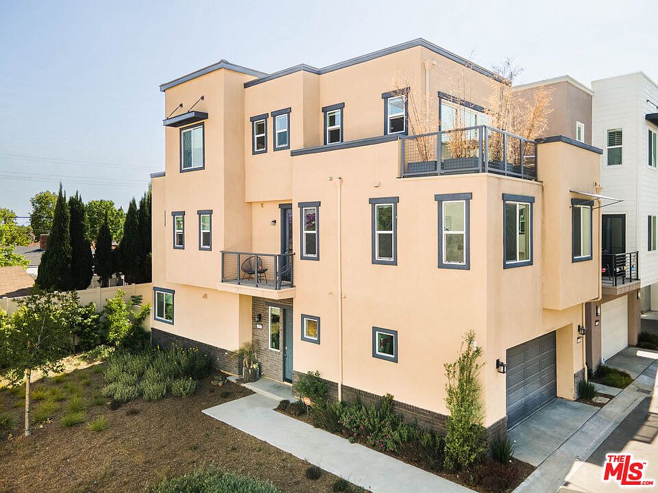 1st image of 587 Daniel Freeman Cir