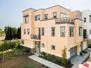 587 Daniel Freeman Cir, Inglewood, CA 90301