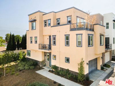 587 Daniel Freeman Cir, Inglewood, CA, 90301