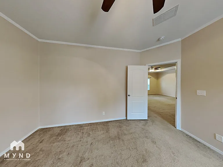 706 Iowa St — Photo 11