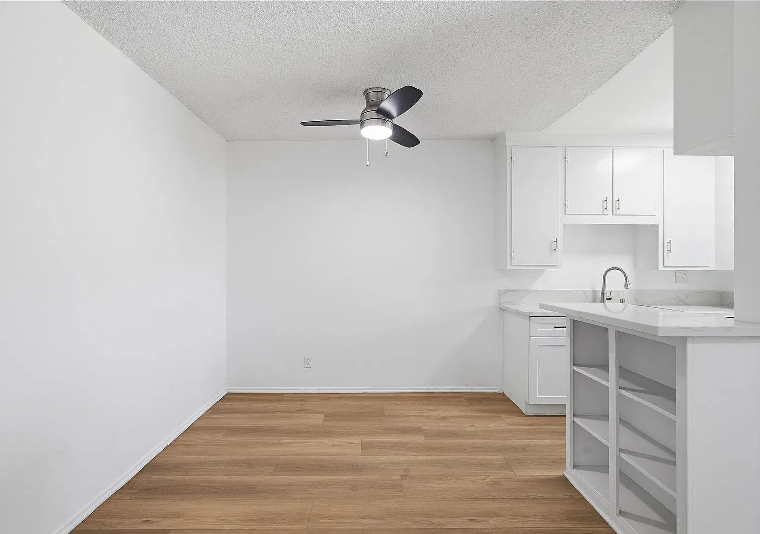 6632 Darby Ave — Photo 3