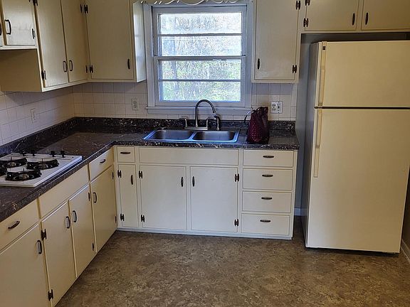 2nd image of 1412 Osage St
