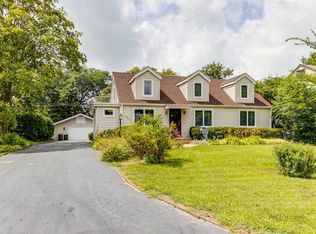 610 Glenshire Rd, Glenview, IL 60025